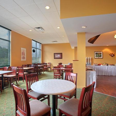 Days Inn By Wyndham Oromocto Conference Centre Restaurant photo