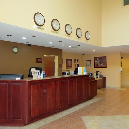 Days Inn By Wyndham Oromocto Conference Centre Extérieur photo