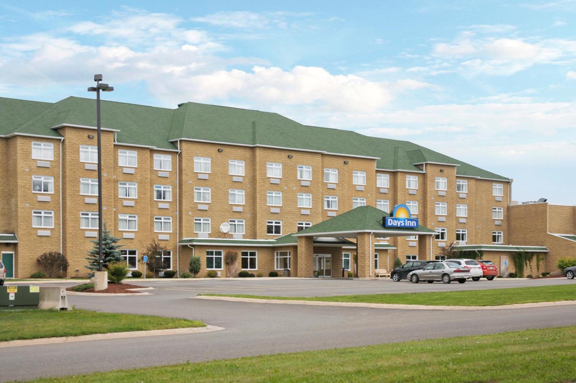 Days Inn By Wyndham Oromocto Conference Centre Extérieur photo