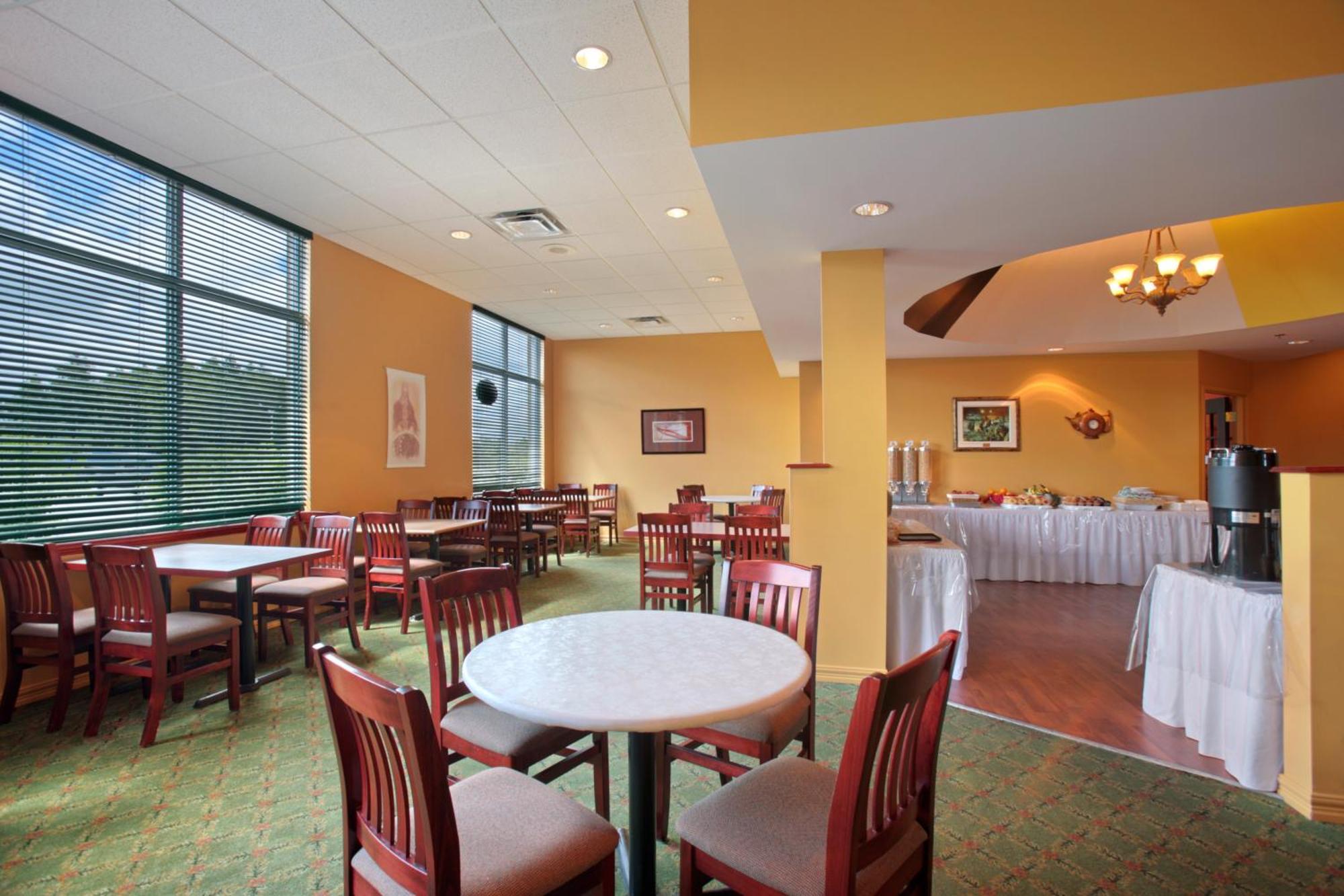 Days Inn By Wyndham Oromocto Conference Centre Restaurant photo