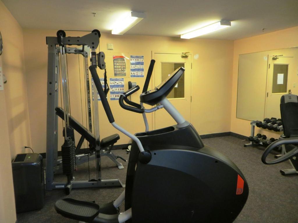 Days Inn By Wyndham Oromocto Conference Centre Extérieur photo