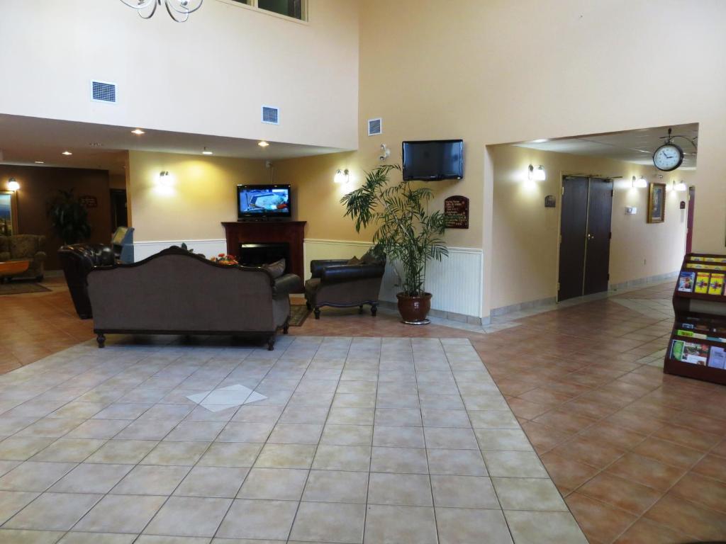 Days Inn By Wyndham Oromocto Conference Centre Extérieur photo